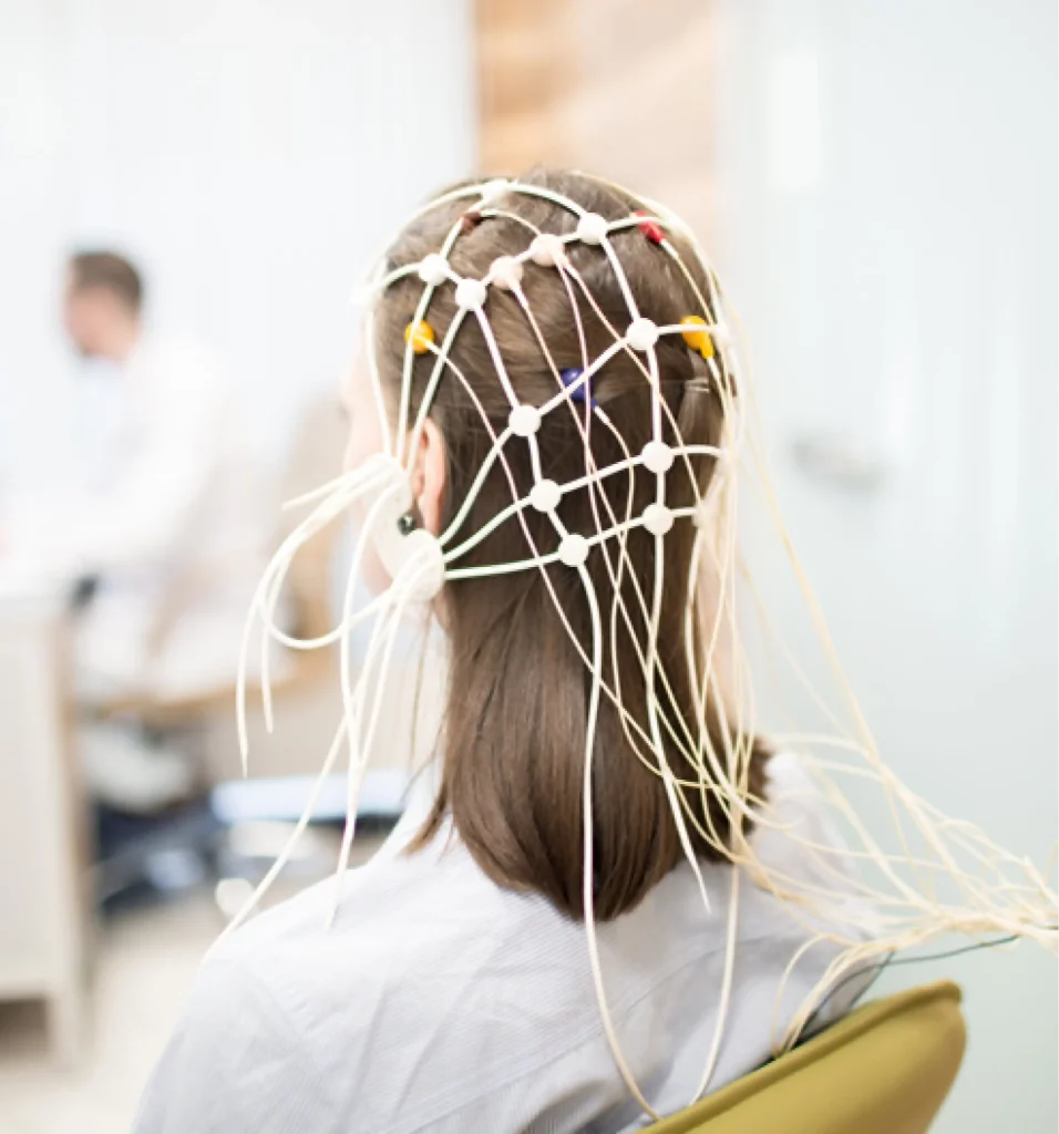 Cómo elegir un centro de neurofeedback: evaluación con casco EEG antes de la primera sesión